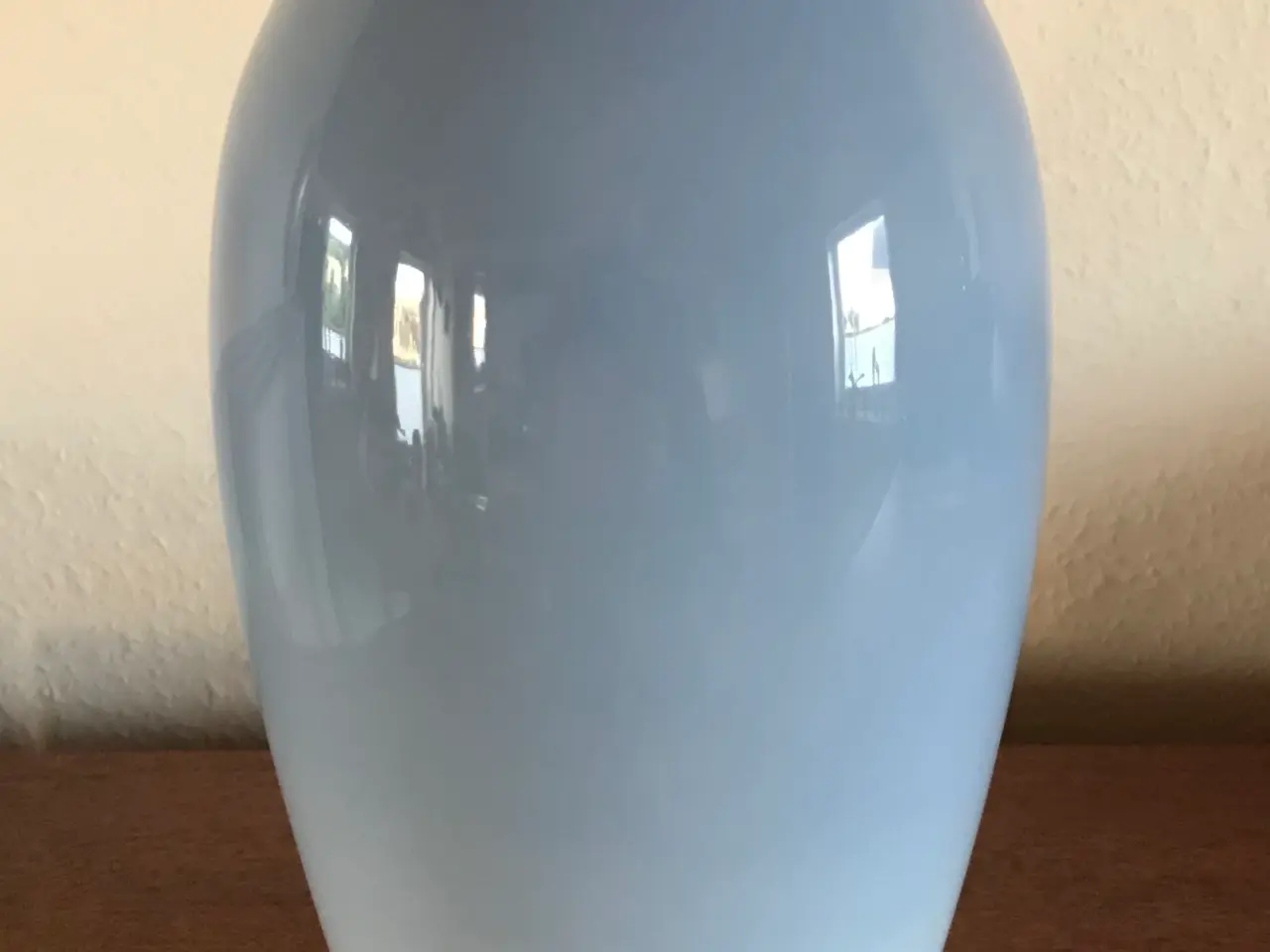 Billede 3 - Vase dekoreret med hvid klitrose / hyben rose