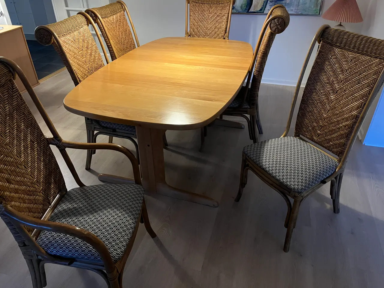 Billede 1 - Sofabord bøgetræ incl 6 stole