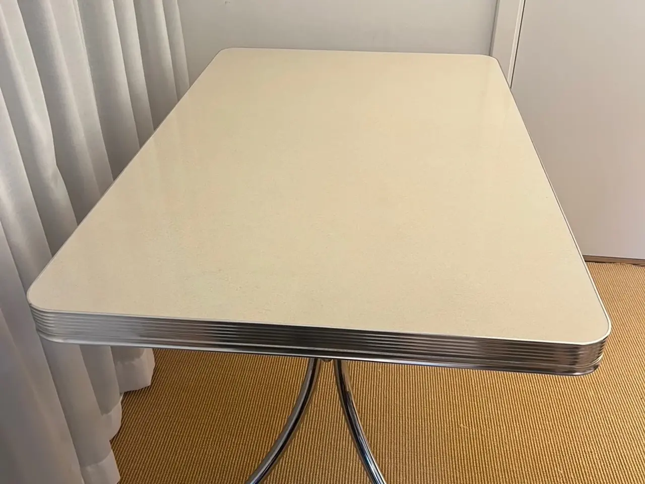 Billede 2 - Retro diner-bord, 50'er americana-stil, 4-personer