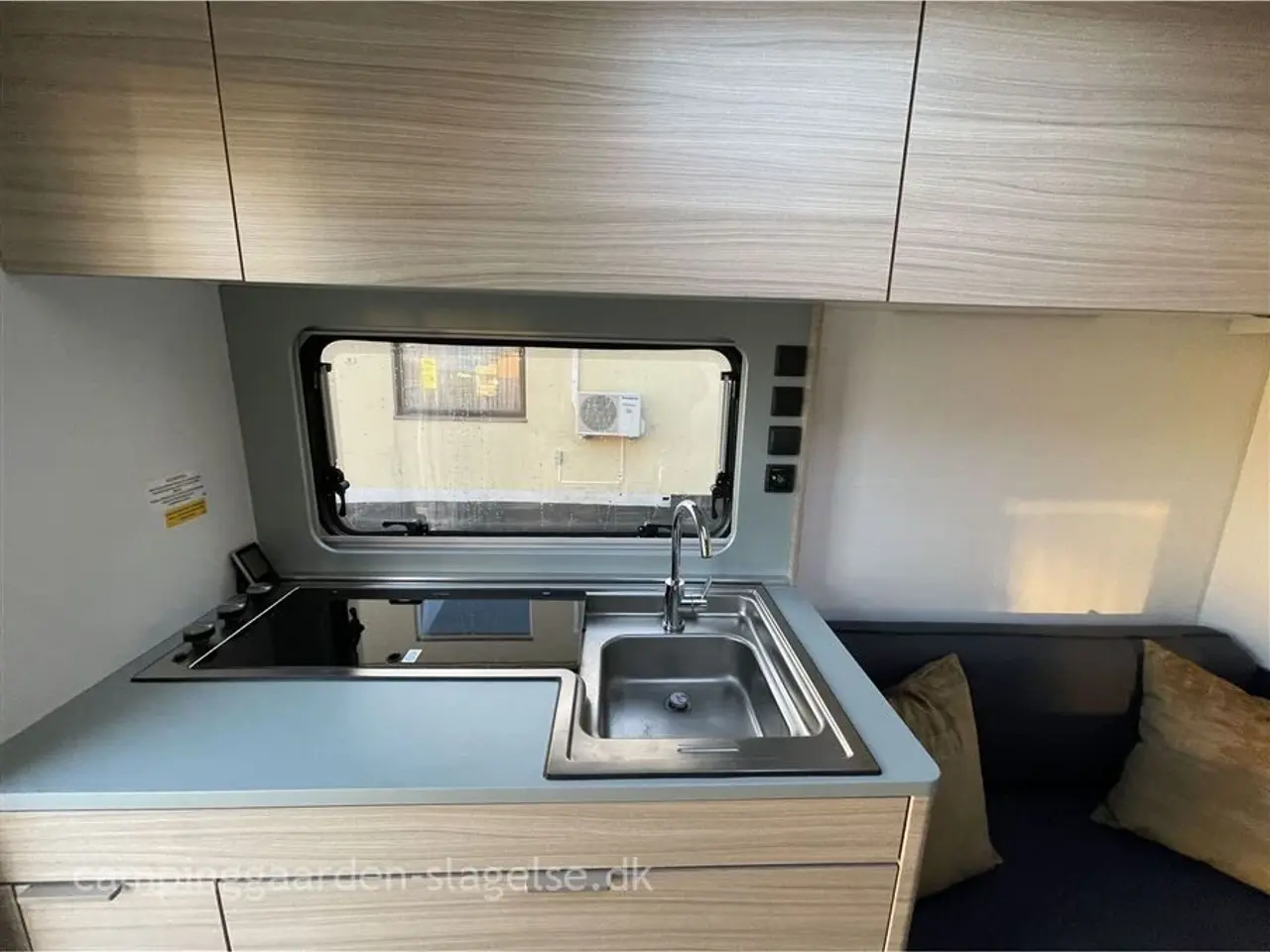 Billede 10 - 2022 - Adria Altea 402 PH   Adria Altea 402 – kompakt campingvogn med dobbeltseng