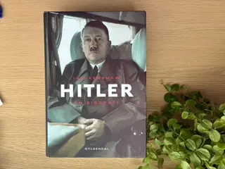 HITLER - En Biografi - Af IAN KERSHAW