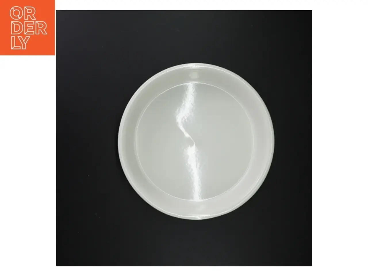 Billede 3 - Hvidt porcelænsfad med dekoration (str. 25 x 5 cm)