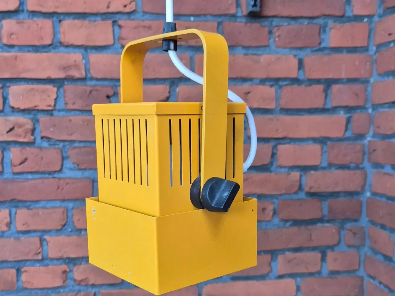 Billede 3 - Fine gule Finnerup-spot som fleksible pendler