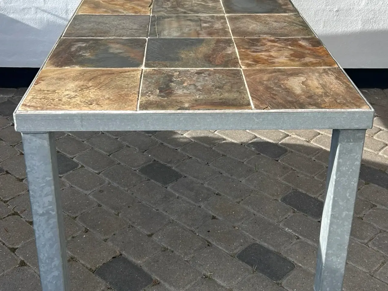 Billede 1 - Galvaniseret havebord / spisebord med klinker