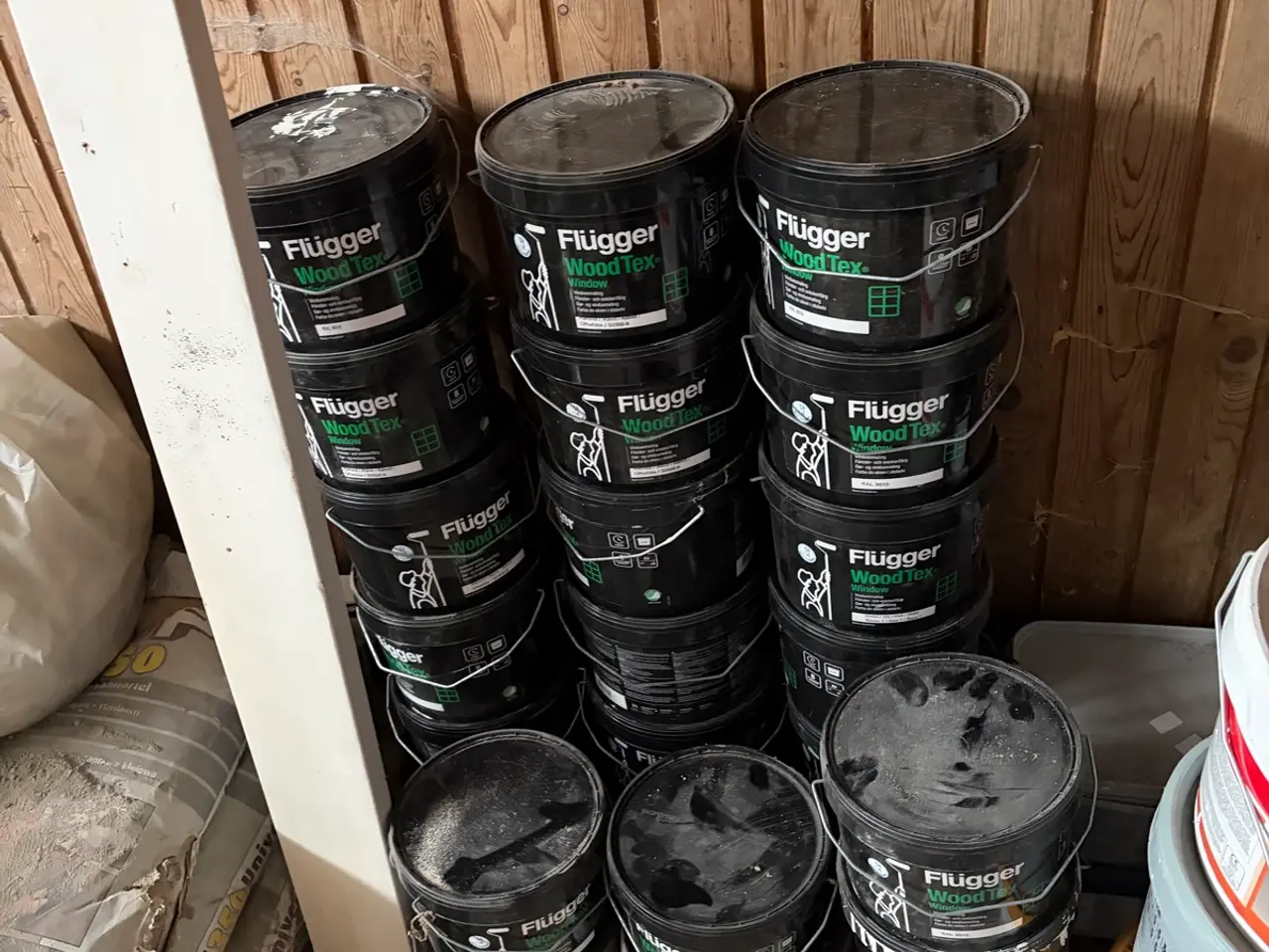 Billede 1 - Flügger maling