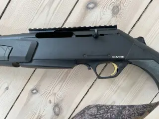 Halvautomatisk Jagtriffel sælges