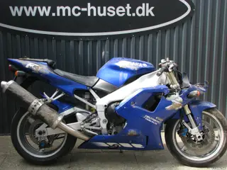 Yamaha R1 1999