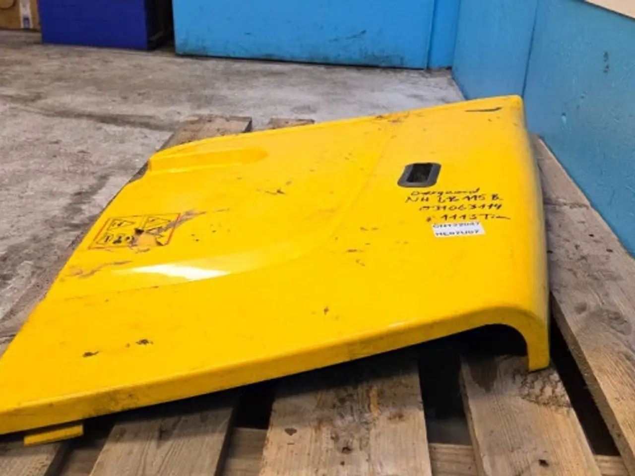 Billede 7 - New Holland LB115B Sideskærm R. 85825102