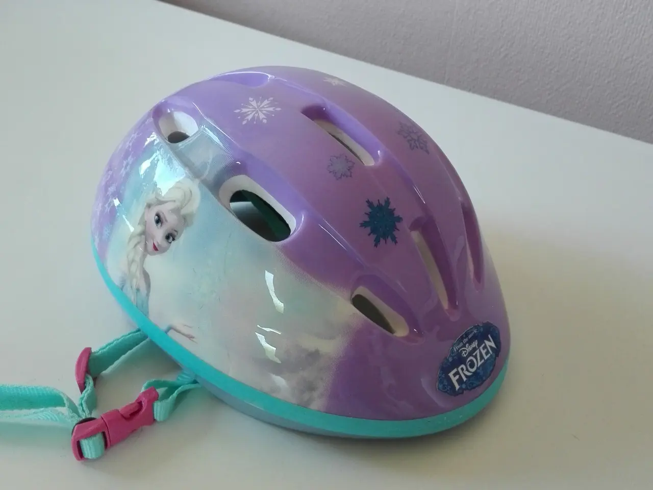 Billede 1 - Disney Frozen cykelhjelm