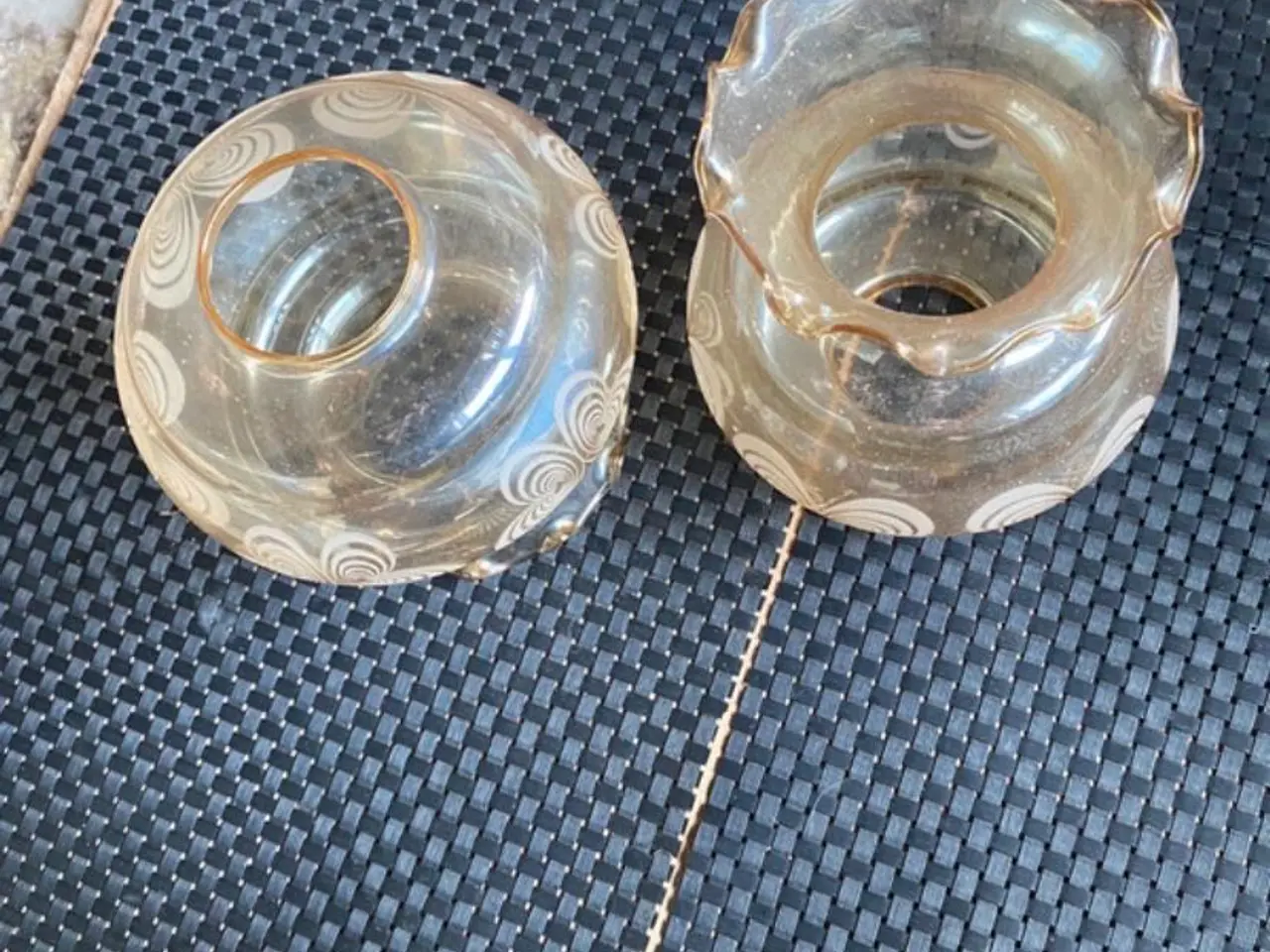 Billede 4 - 2 stk. Vintage lampeskærme i glas