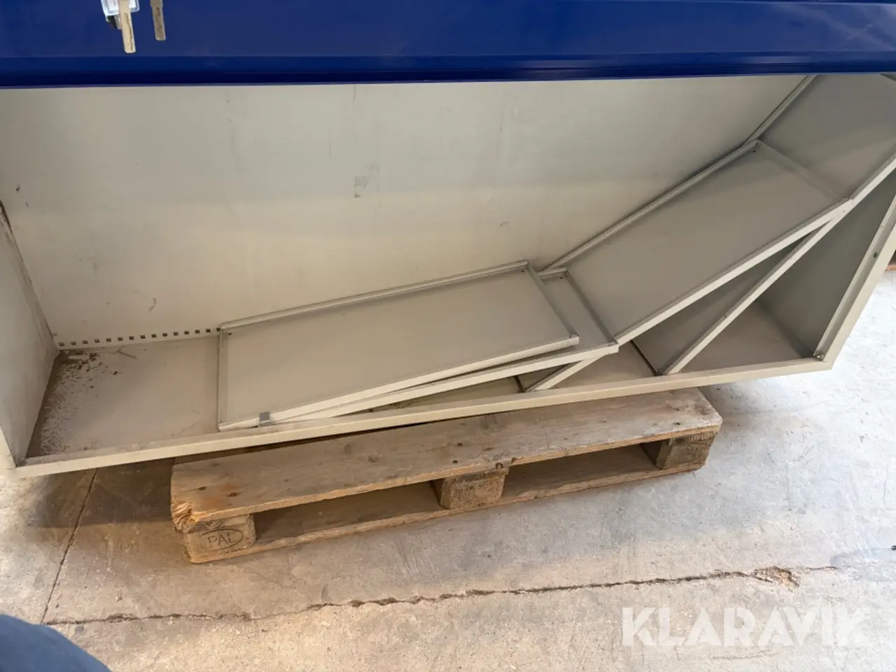 Billede 7 - Metalskab inkl 5 hylder