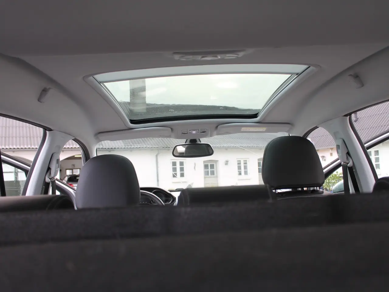 Billede 8 - Peugeot 2008 1,6 BlueHDi 100 Selection Sky