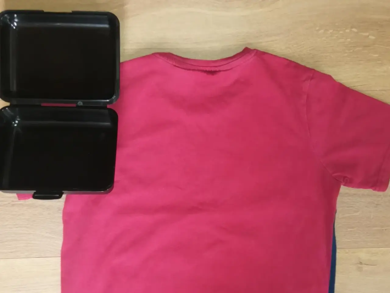 Billede 3 - FC BARCELONA TSHIRT 12-13 ÅR OG NY MADKASSE