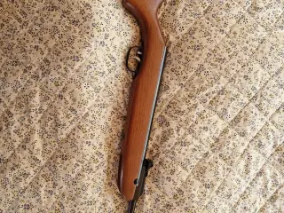 Weihrauch hw30s med Hawke optik.