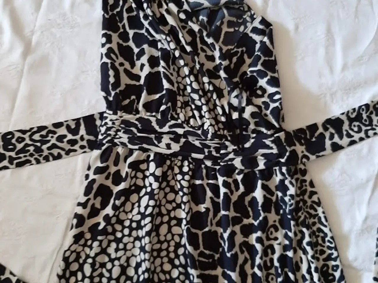 Billede 2 - Maxi, f. Ronnie Nicole-Leopard med halter neck /44