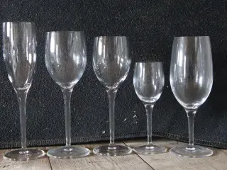 Stendhal glas, rødvin, hvidvin og ølglas