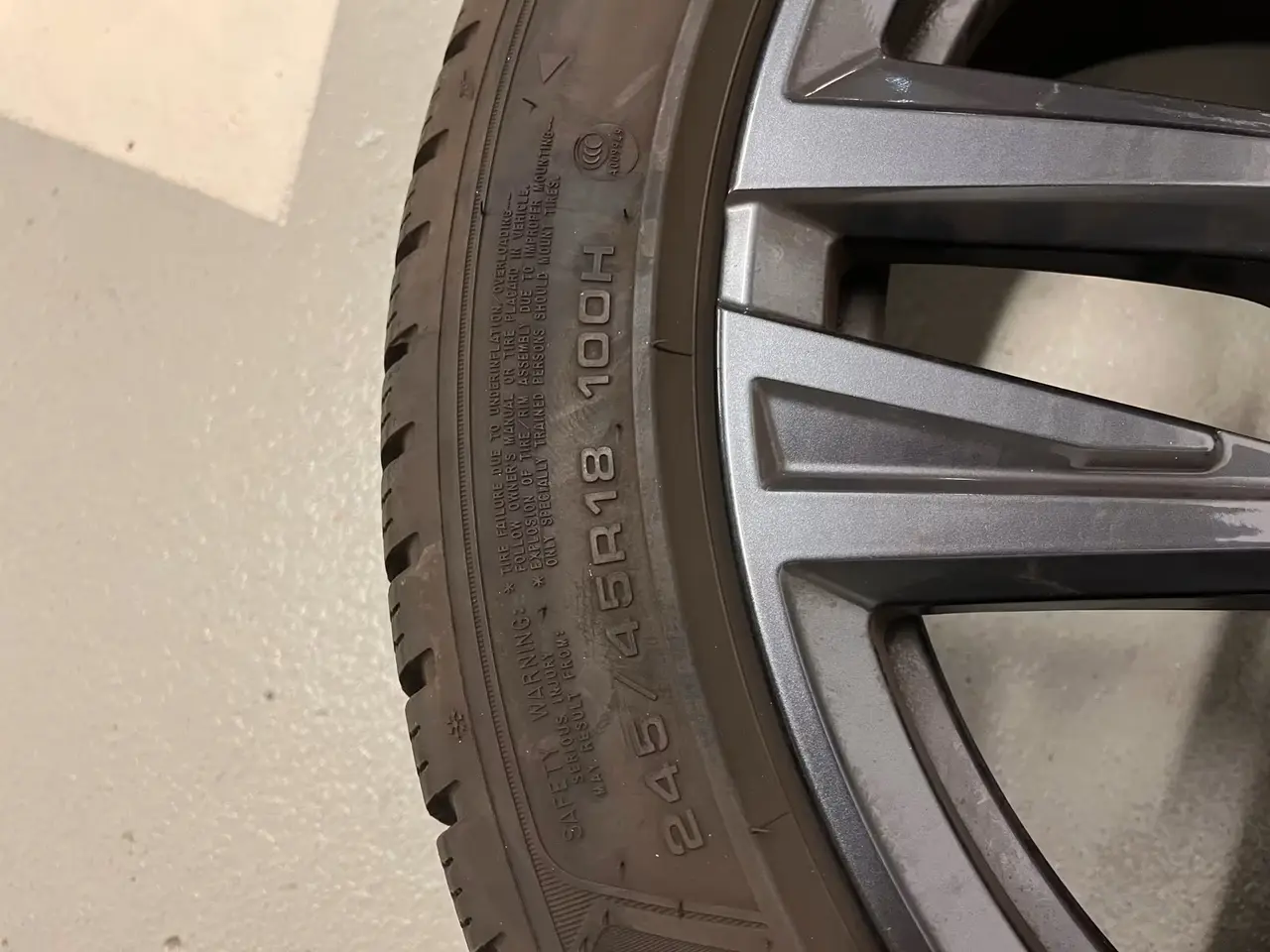 Billede 6 - BMW i4 Originale alufælge 18" med vinterdæk