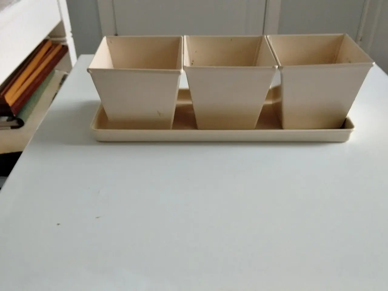Billede 7 - 10 forskellige urtepotteskjuler og 2 urtepotter