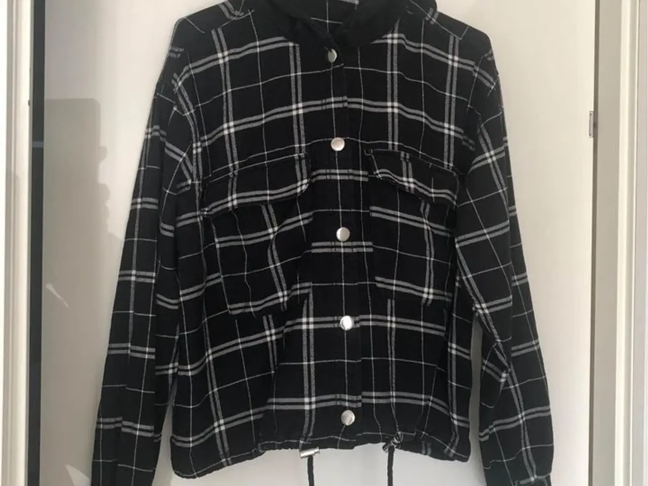 Billede 1 - H&M jakke/overdel med hætte - Str. L