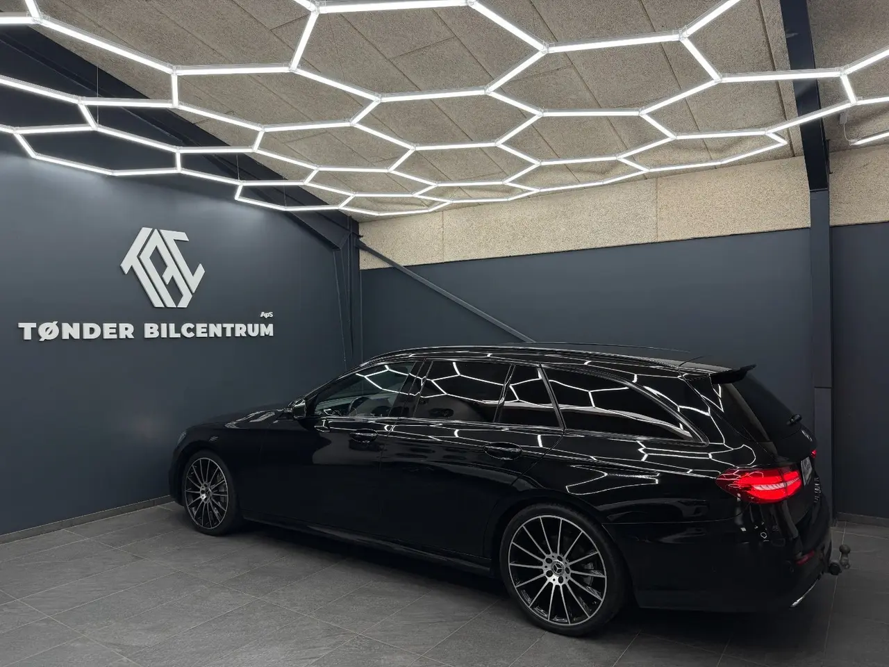 Billede 4 - Mercedes E220 d 2,0 AMG Line stc. aut.