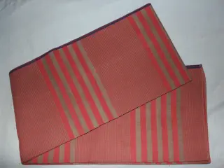3 duge, længde hhv. 150, 214 og 223 cm.