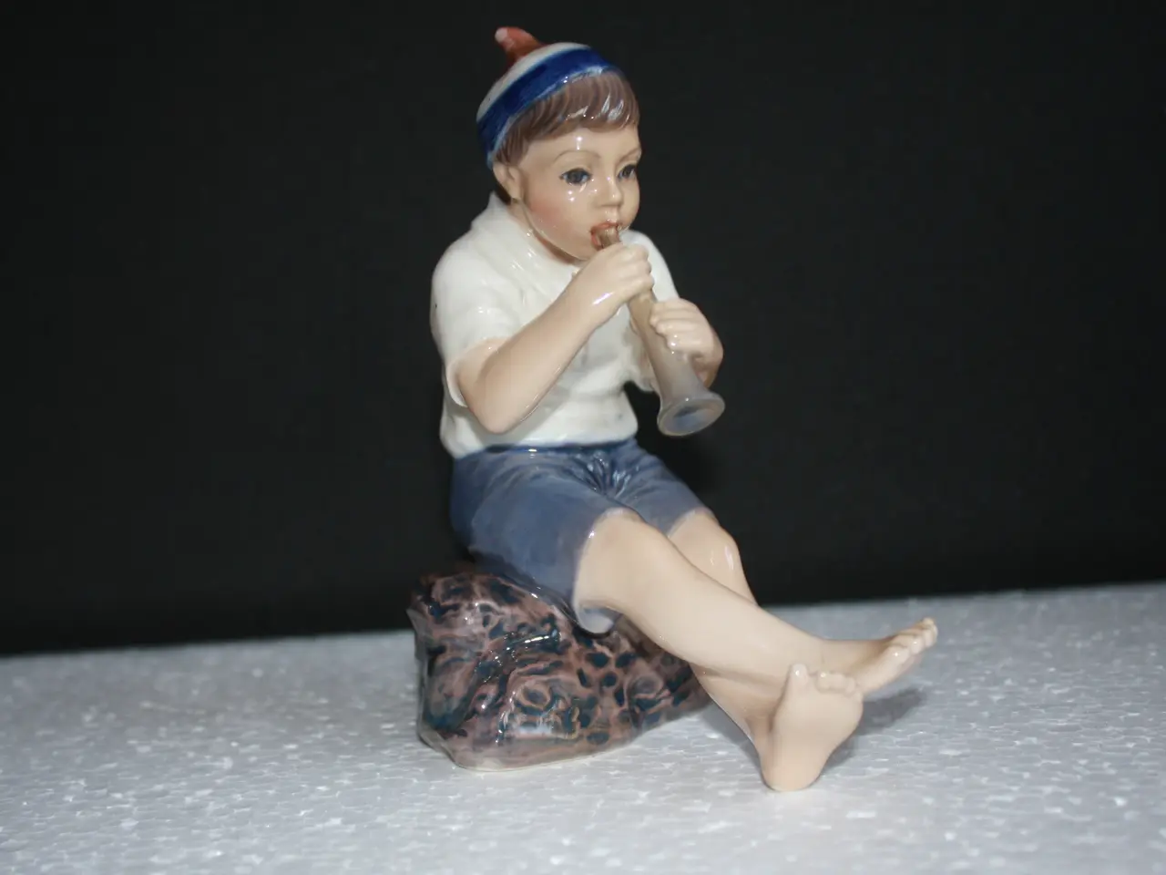 Billede 1 - Dreng med trompet, figur fra Dahl Jensen