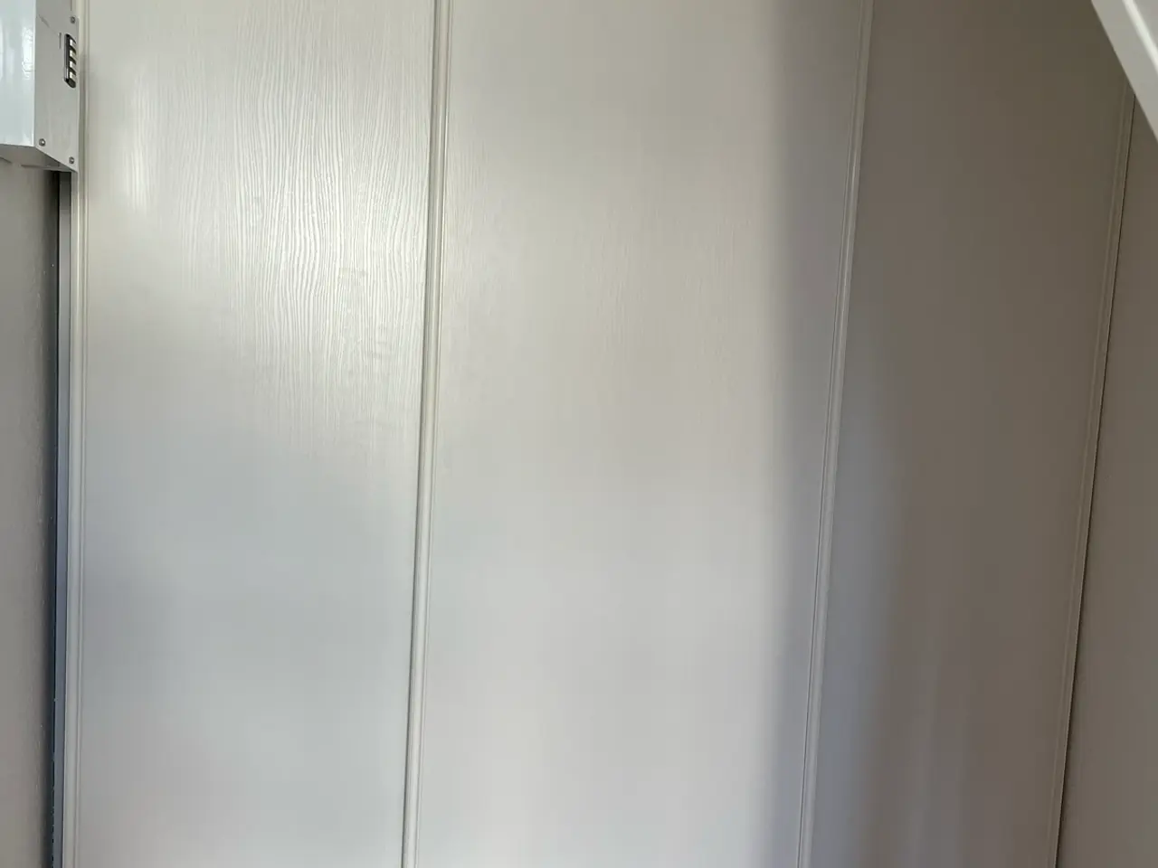 Billede 1 - Garderobeskabe med skydelåger