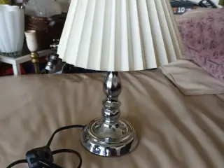 Flot Sølvlampe med Skærm