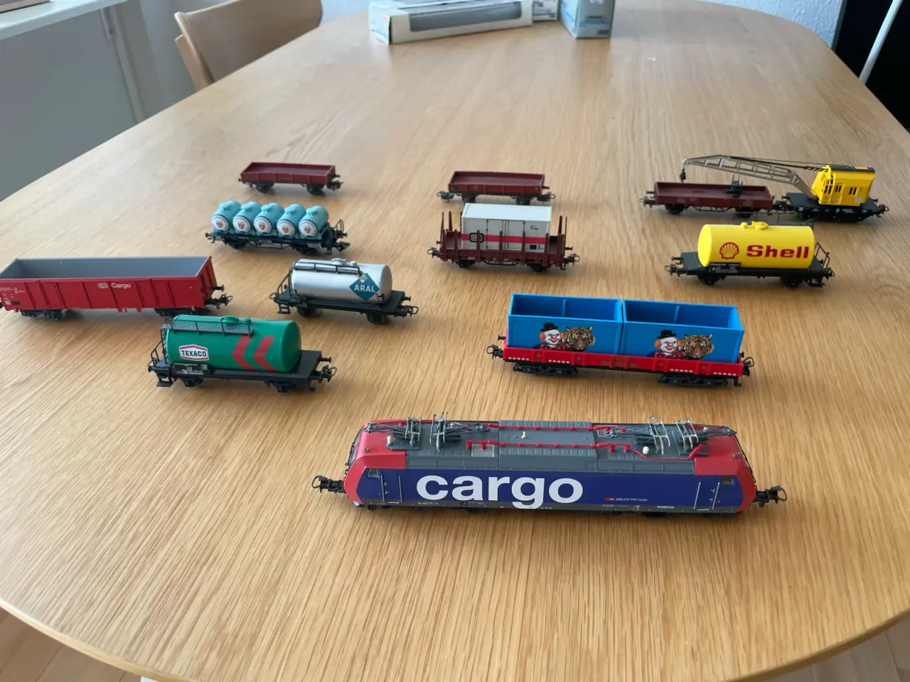 Billede 4 - Stor Märklin samling – tog, skinner, huse, landska