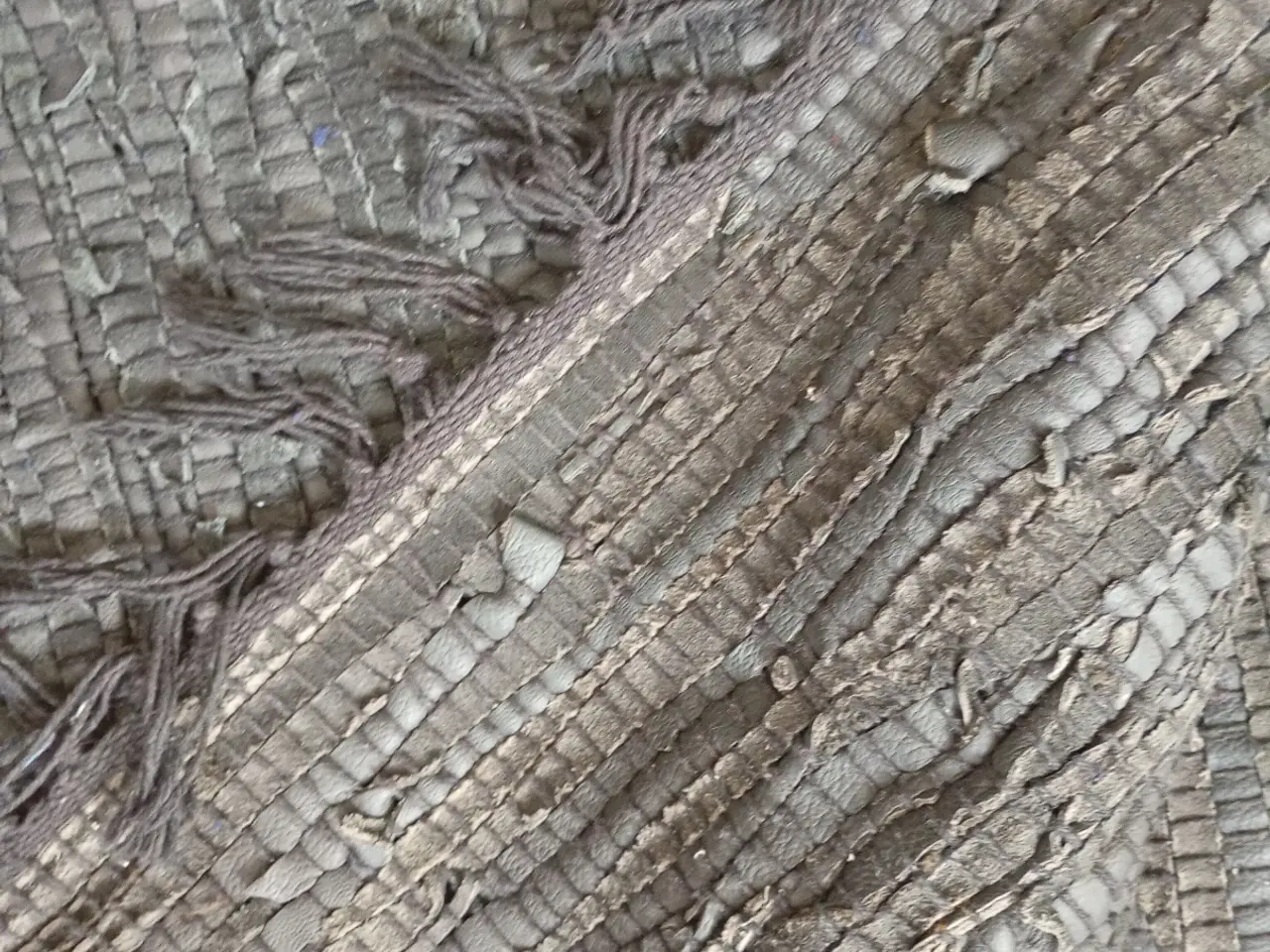 Billede 1 - Sort Læder tæppe 143x210cm
