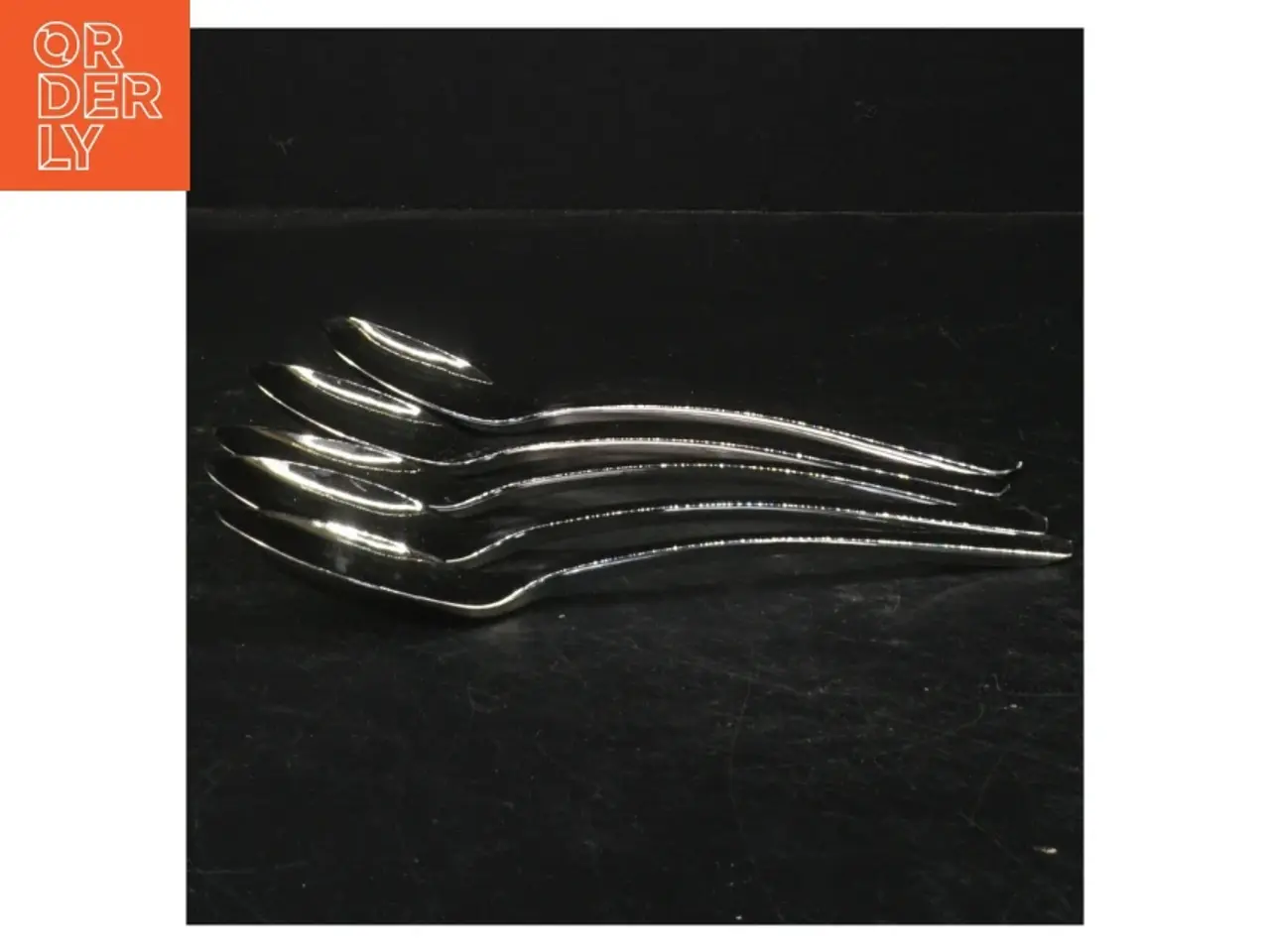 Billede 2 - 5 Sølvfarvede plastik skeer (str. 5 styk. 19 cm)