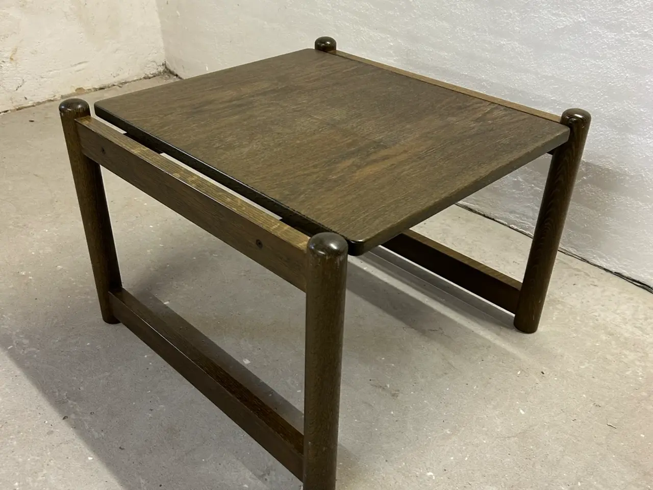 Billede 4 - DANSK VINTAGE SOFABORD I MASSIV EG – SKANDINAVISK