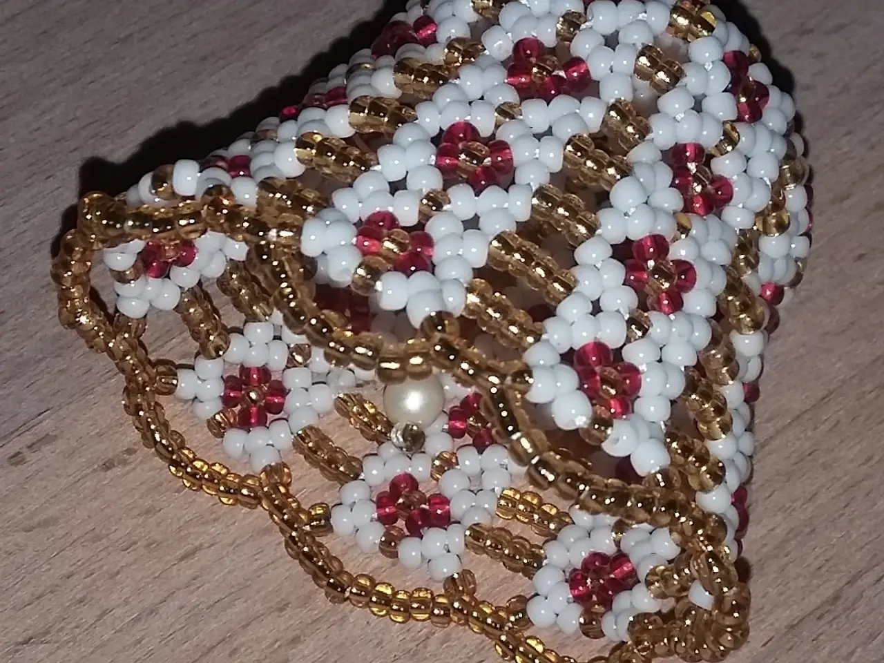 Billede 1 - JULEPYNT AF PERLER