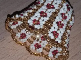 JULEPYNT AF PERLER