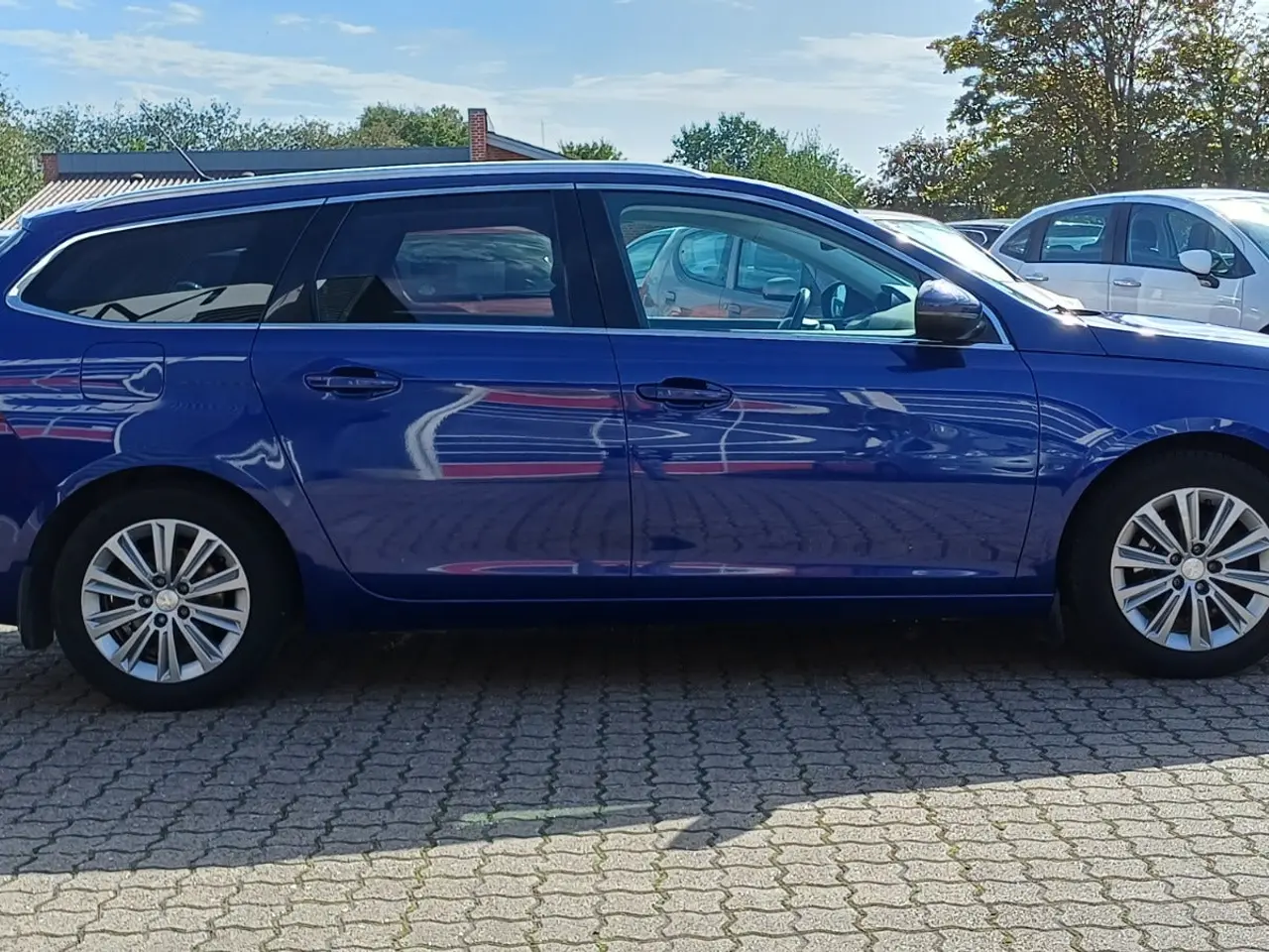 Billede 4 - Peugeot 308 1,2 e-THP 130 Allure Sky SW