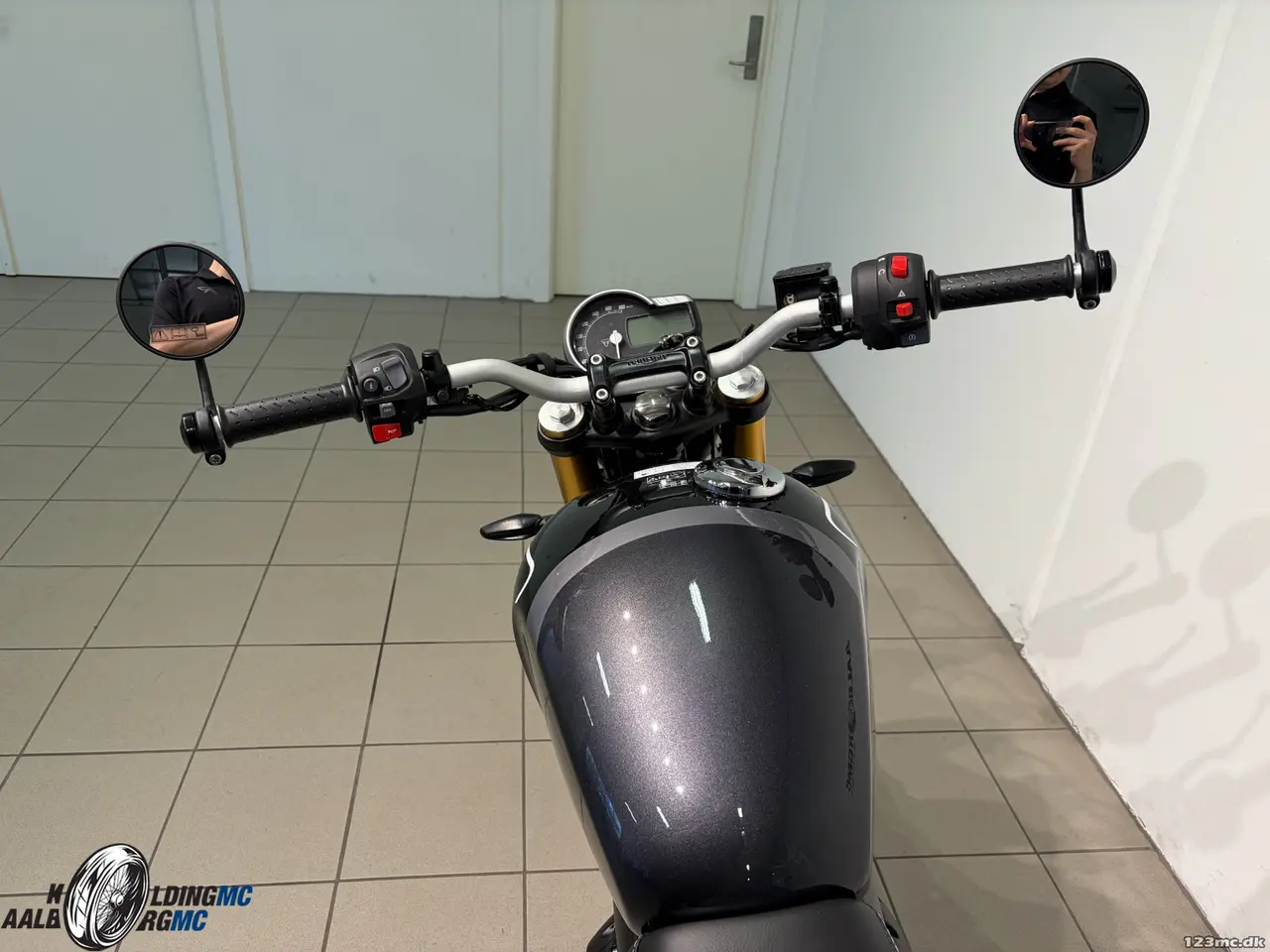 Billede 7 - Triumph Speed 400 Phantom Black / Storm Grey