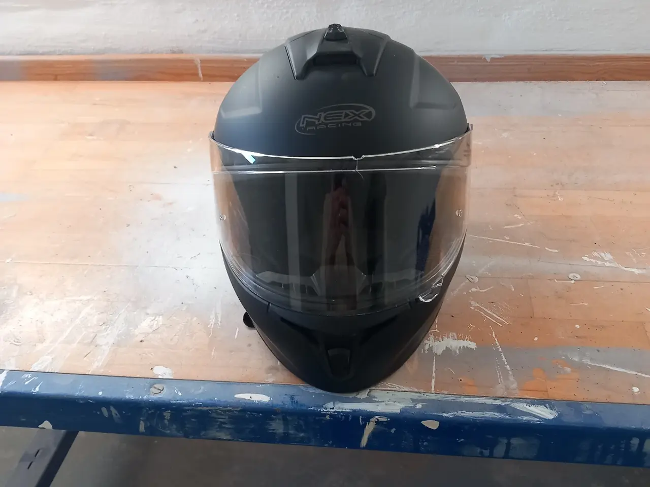 Billede 1 - En styrthjelm til scooter eller mc til salg 