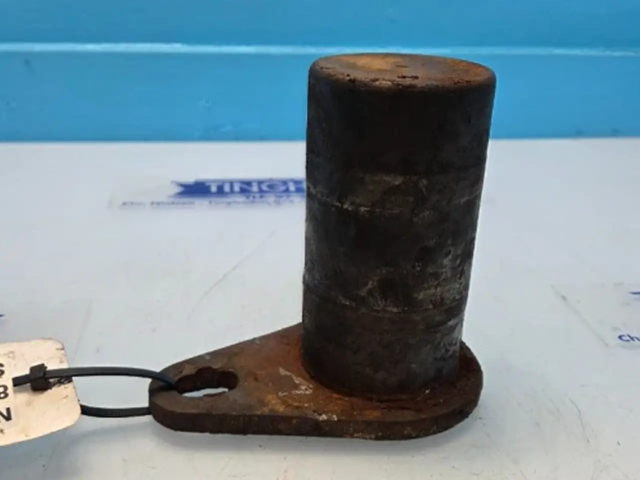Billede 10 - New Holland LB115B Stift 85801076