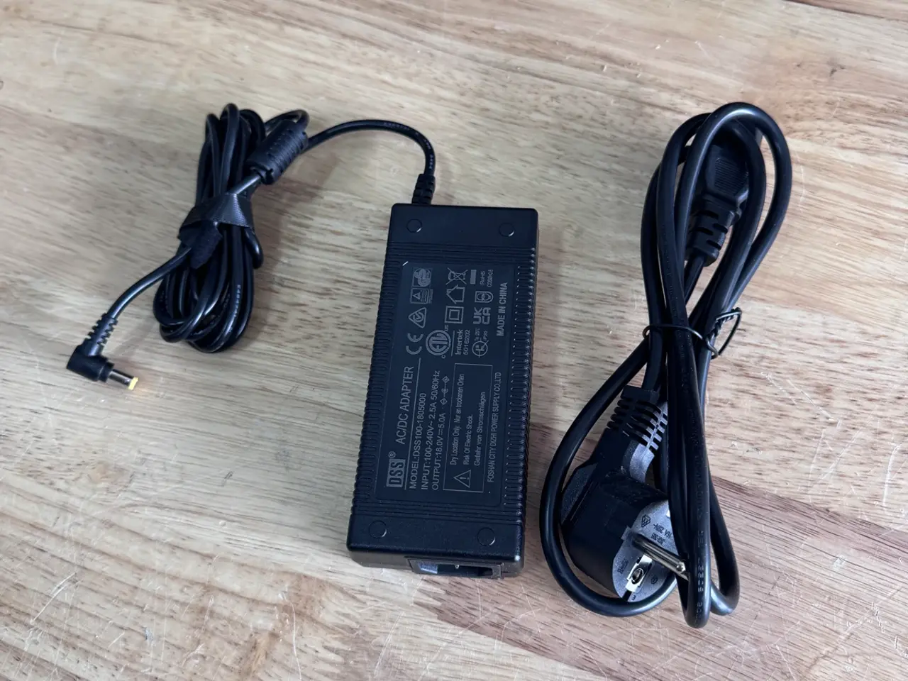 Billede 1 - 18V 5A 90W strømforsyning – Ny – 5,5×2,5 mm DC
