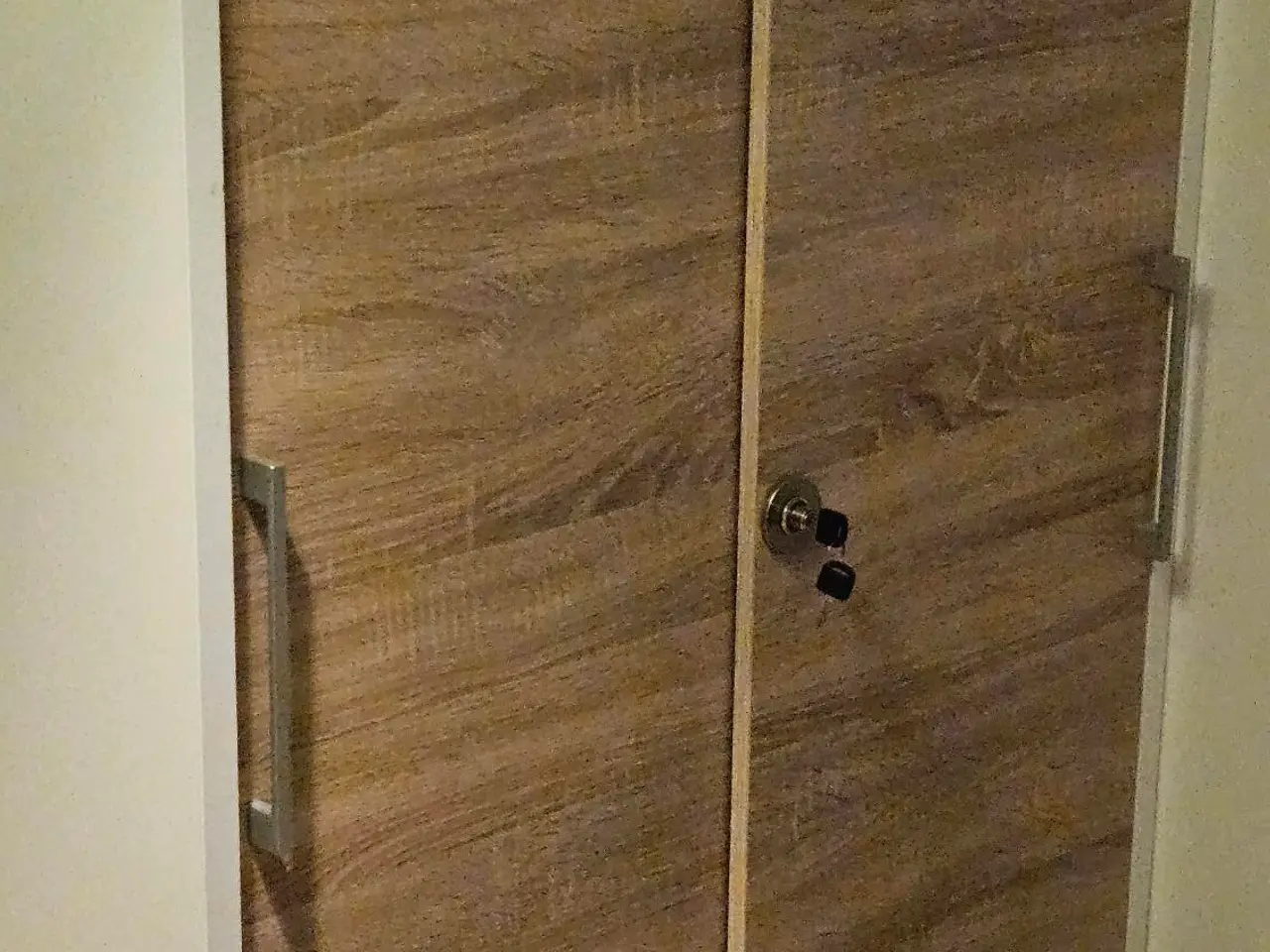 Billede 6 - Kommode med lås – 113 x 89 cm