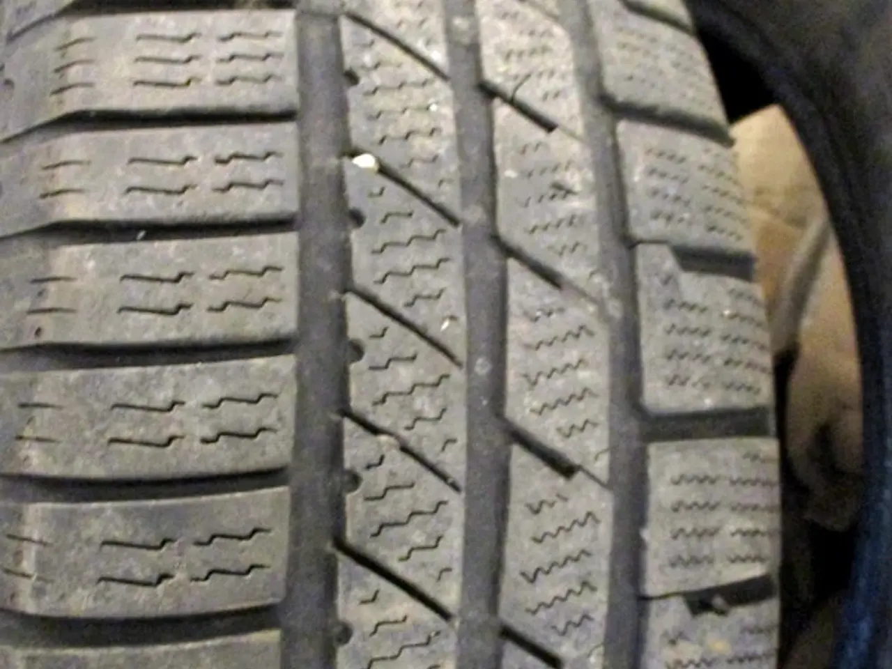Billede 3 - 215/65/16" 4 stk. Continental vinterdæk