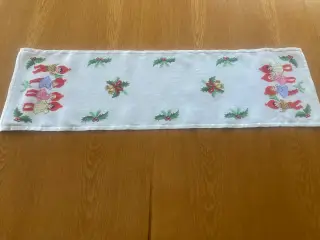 Hjemmebroderet juleløber