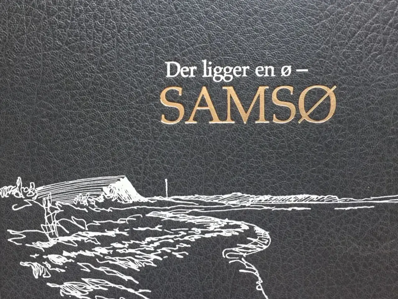 Billede 1 - Der ligger en ø - SAMSØ