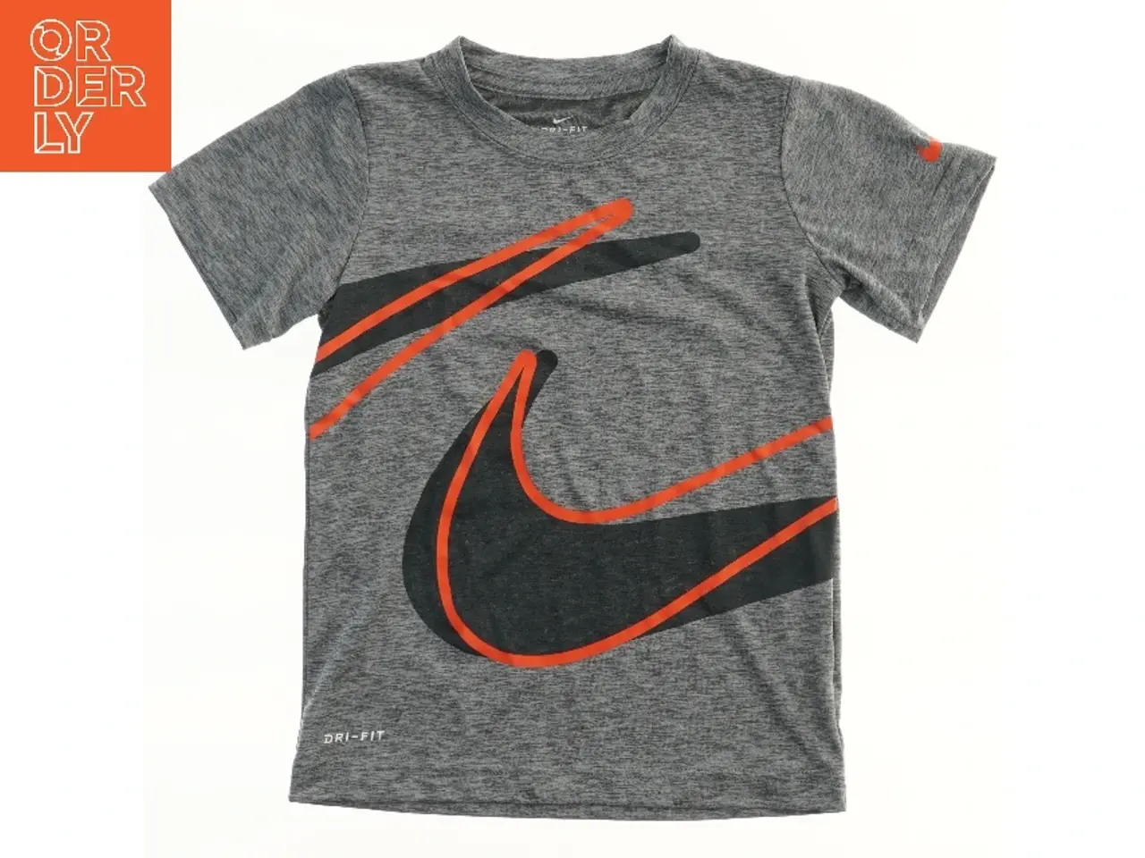 Billede 2 - Grå t-shirt med grafik fra Nike (str. 110)