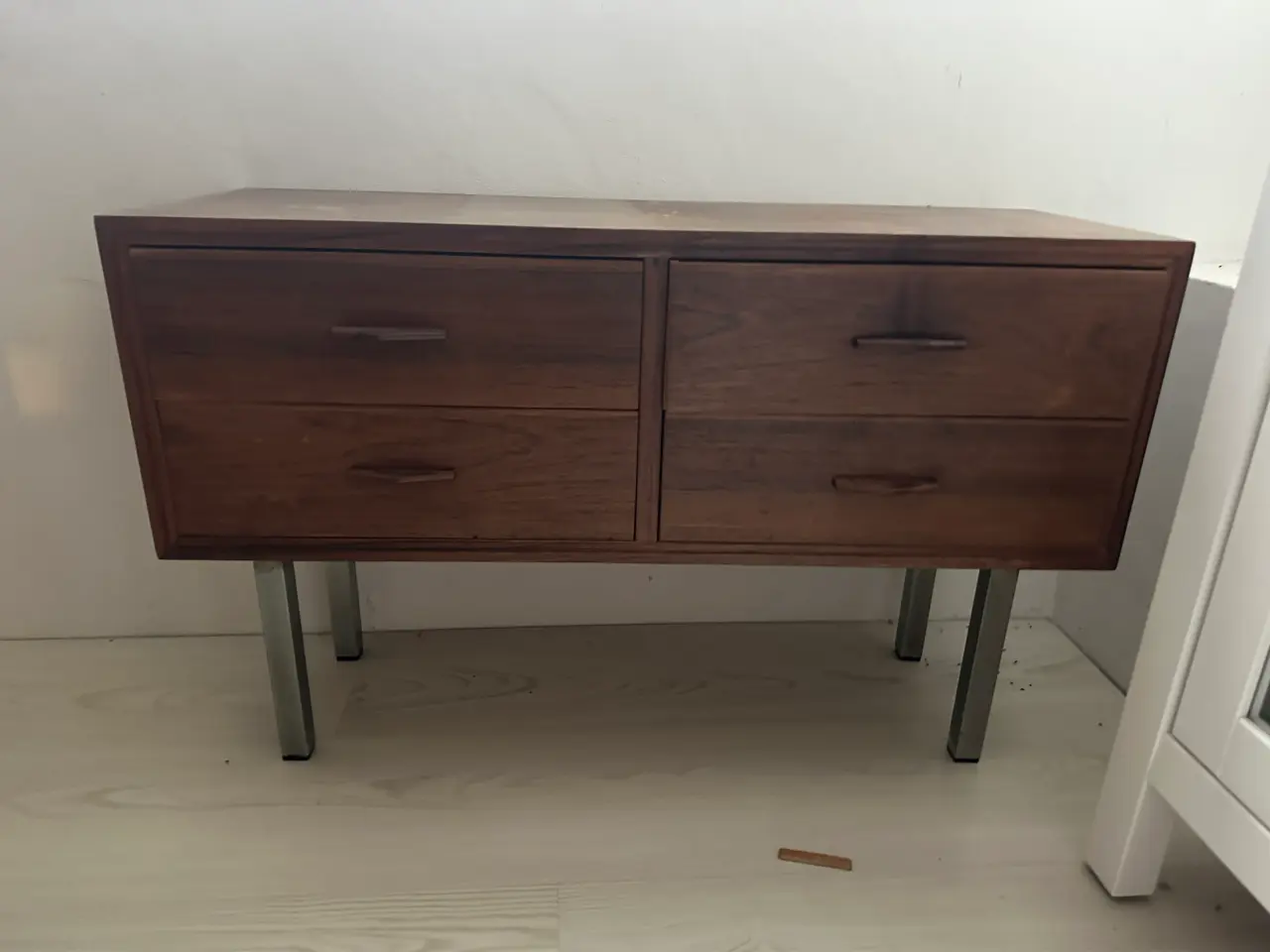 Billede 3 - Kommode med 4 skuffer
