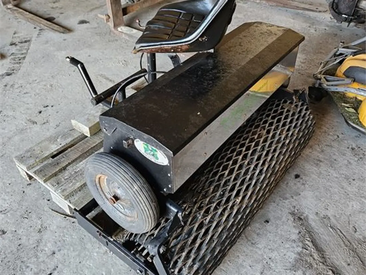 Billede 1 - Muratori 110 - Med netvalse og sæde / with net roller and seat