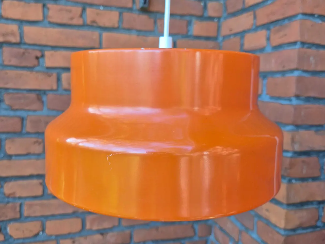 Billede 1 - Fin orange retropendel med flad top