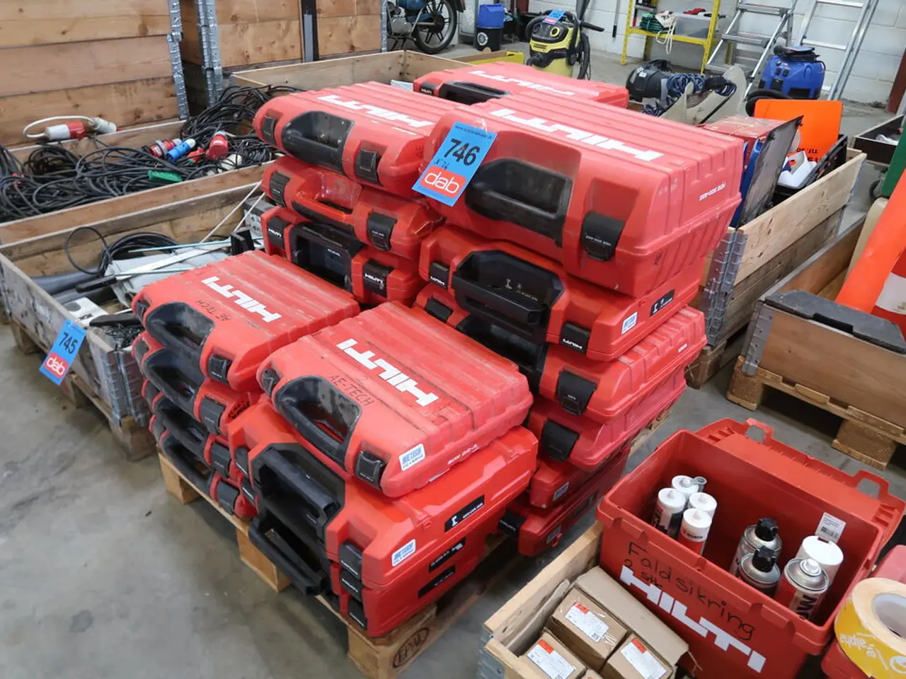 Billede 2 - 26 stk. TOMME Hilti kasser