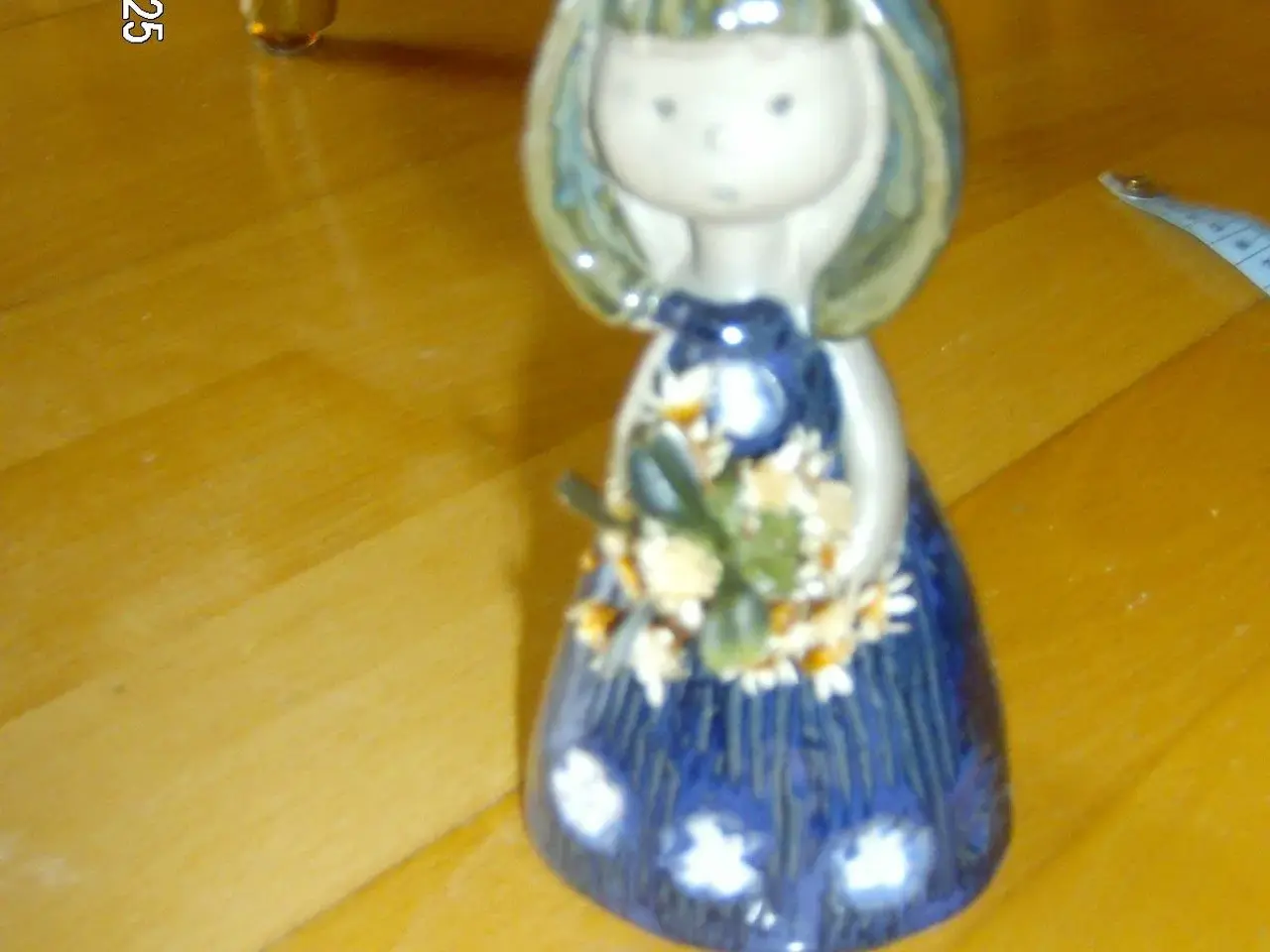 Billede 1 - Pige med blomster