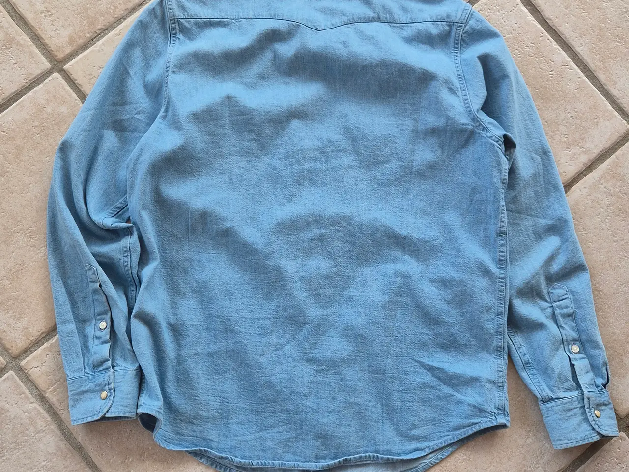 Billede 2 - Lee denim skjorte L